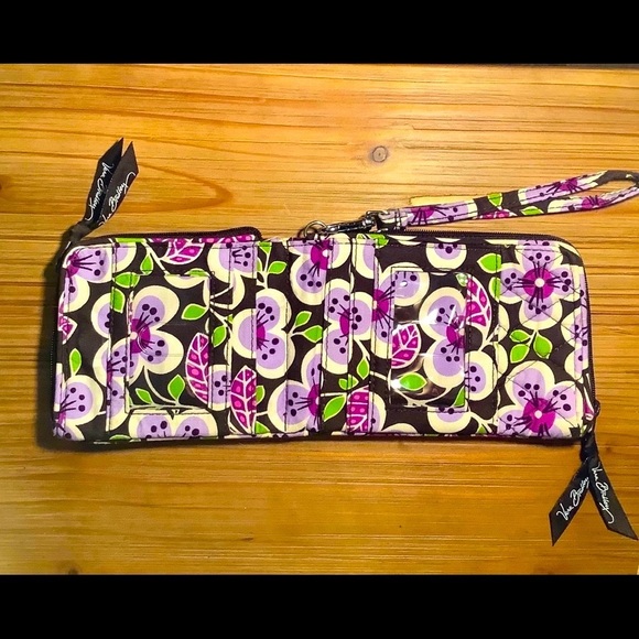 Vera Bradley Plum Petal Double ID Wristlet. - Picture 4 of 5